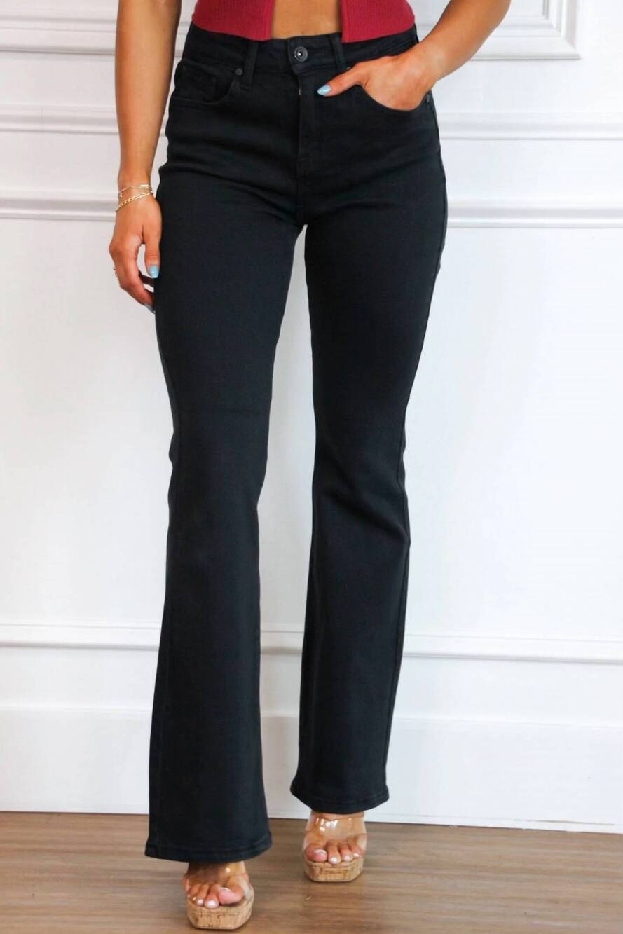 NEW SPECIAL A madi bootcut jeans in black